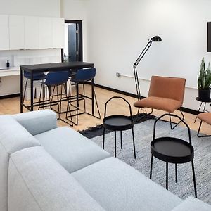 Chambre Accessible aux Personnes à Mobilité Réduite Lit Queen-Size