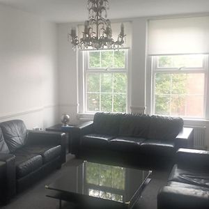 Appartement à 3 Chambres à Coucher