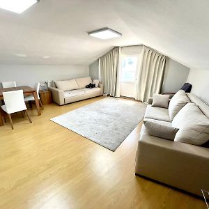 Appartement à 2 Chambres à Coucher