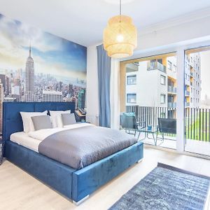 Balcony - Sunny - Modern