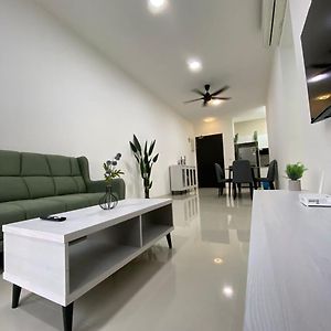 Appartement à 3 Chambres à Coucher