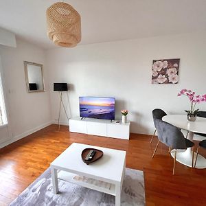 Appartement à 2 Chambres à Coucher