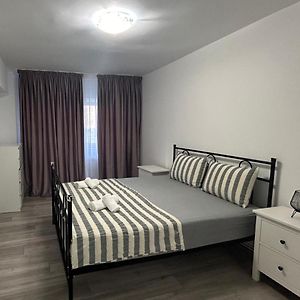Sleep And Go - Unirii View