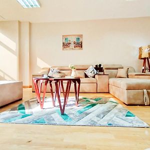 Garden City Apartment In Downtown Cairo