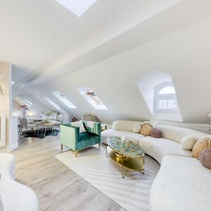 Appartement de Luxe à 3 Chambres à Coucher