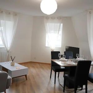 Appartement à 2 Chambres à Coucher