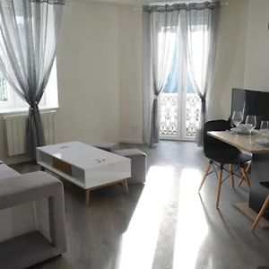 Appartement à 2 Chambres à Coucher