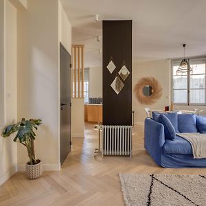 Appartement de Luxe à 2 Chambres à Coucher