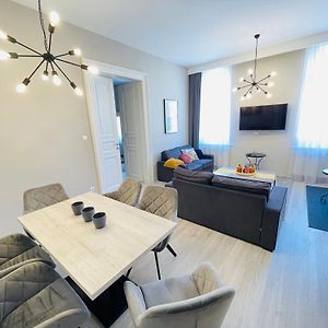 Appartement à 2 Chambres à Coucher