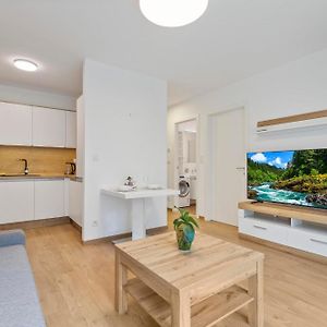 Twin Apartment 2 - With Parking