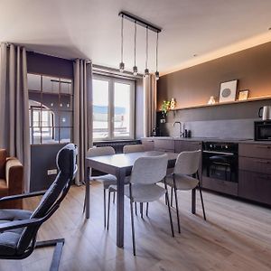 Appartement de Luxe à 2 Chambres à Coucher