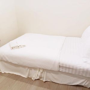 Studio Lit King-Size