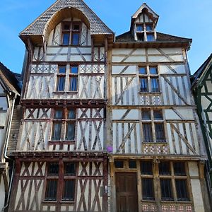 Appartement à 2 Chambres à Coucher
