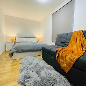 Appartement à 2 Chambres à Coucher