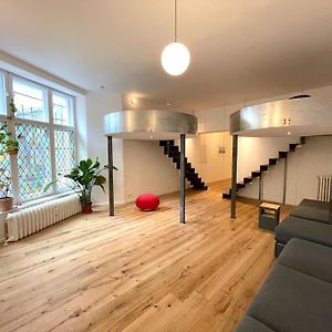 Appartement à 2 Chambres à Coucher
