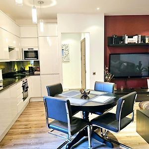 Appartement à 2 Chambres à Coucher