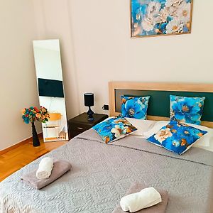 Cozy Apartment In Athens