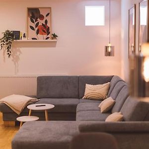 Appartement à 2 Chambres à Coucher