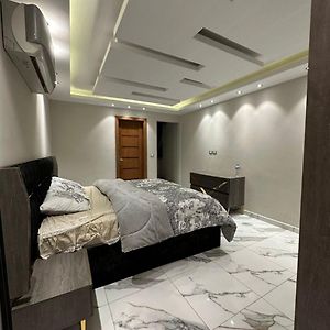 Appartement à 3 Chambres à Coucher