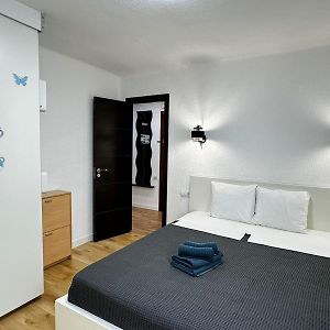 Appartement à 3 Chambres à Coucher