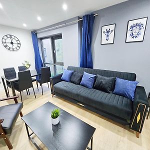 Gdy2 - The Green Dragon Apartment