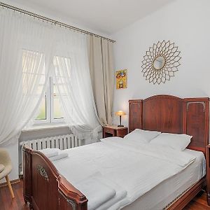 Appartement à 2 Chambres à Coucher