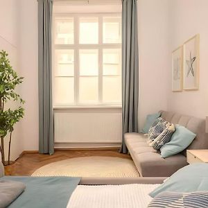 Appartement à 2 Chambres à Coucher