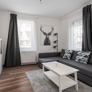 Appartement à 2 Chambres à Coucher