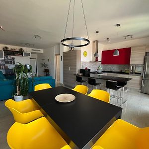 Appartement à 3 Chambres à Coucher
