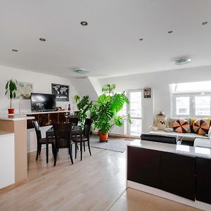 Appartement à 2 Chambres à Coucher