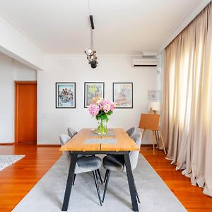 Charming 2Bd Apartment In The Heart Of The City