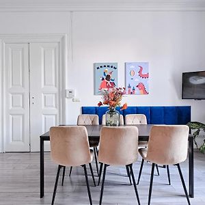 Appartement à 3 Chambres à Coucher