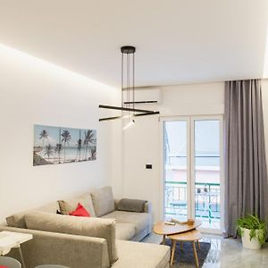 2 Bedroom Cozy Stylish Apartment