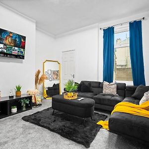 Anfield Four-Bed Spacious Getaway Haus
