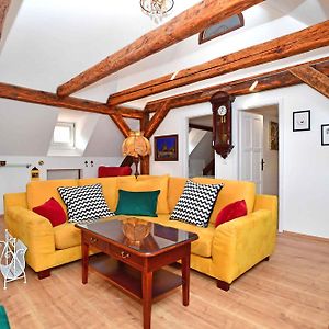 Romantic Apartment Under The Prague Castle