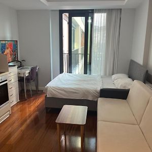 Studio Flat-One Room In Lux Residence Near Taksim-Beyoglu