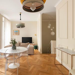 Appartement à 2 Chambres à Coucher