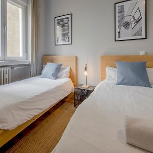 Excelente Piso De 3 Habitaciones En La Latina-Centro
