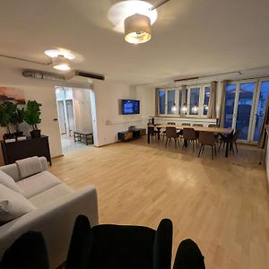 Appartement à 4 Chambres à Coucher
