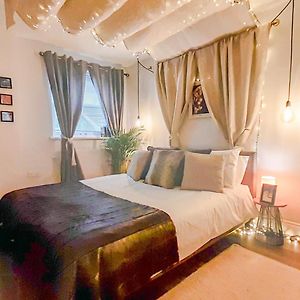 Stunning 2 Bedrooms Apartment