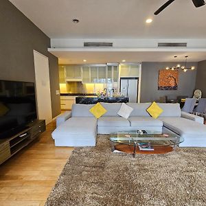 Appartement à 3 Chambres à Coucher