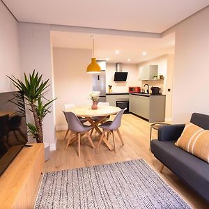 Appartement à 2 Chambres à Coucher