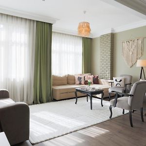 Appartement à 5 Chambres à Coucher