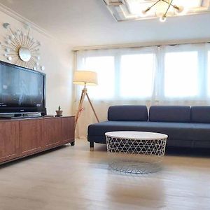 K-2 White Linen House