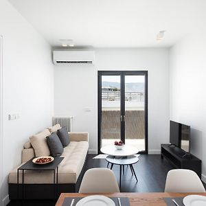 A Stylish Modern Apartment On Makrygianni Str Next To Areopagitou And The Acropolis Museum