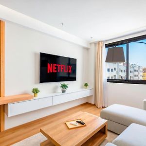 Modern And Luxurious Apartment