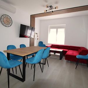 Appartement à 3 Chambres à Coucher