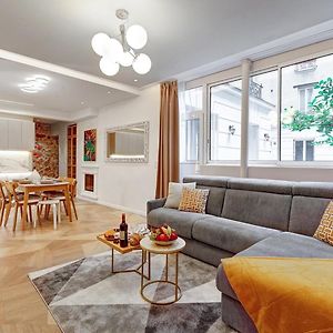 Appartement à 2 Chambres à Coucher