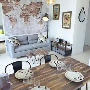 Appartement à 2 Chambres à Coucher