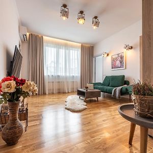 Top Location & Style Vespa Apt In The Heart Of Sofia
